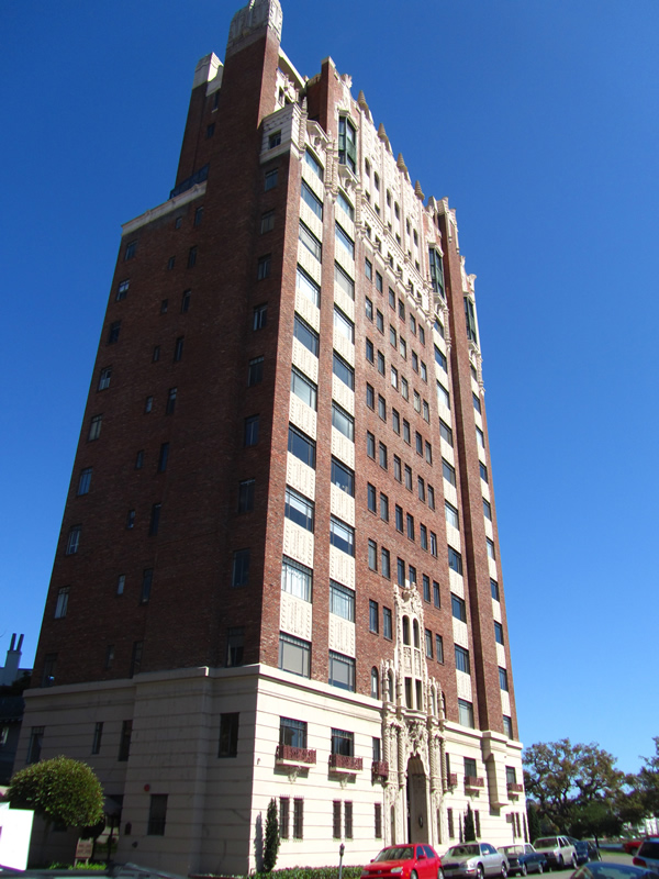 Lake Merritt Hi-rise apartment